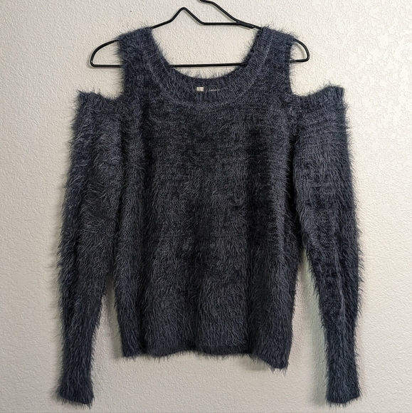 Moth by Anthropologie Bienne Gray Chenille Eyelash Fuzzy Sweater Cold Shoulder L - Picture 2 of 11